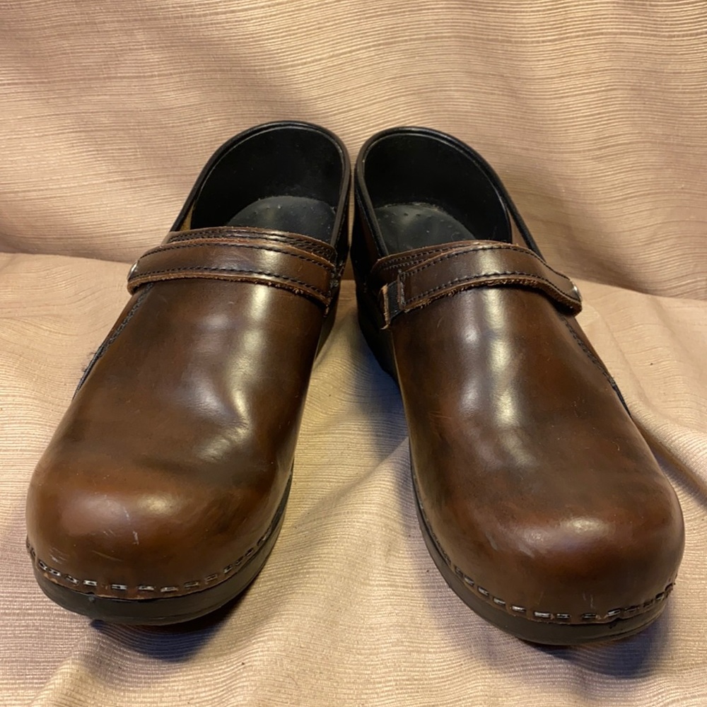 Sanita leather clogs adjustable strap